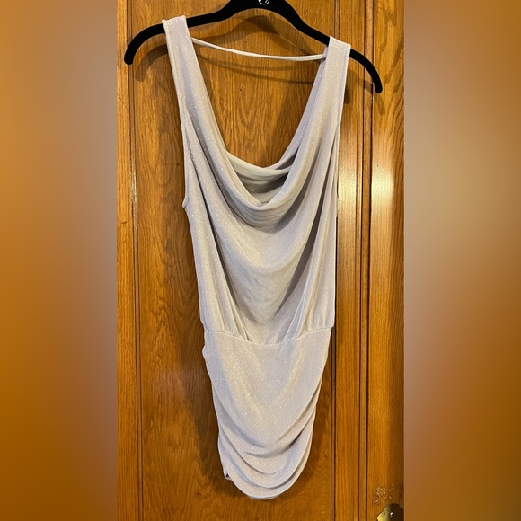 Guess Women’s Sparkly Champagne Metallic Fully Lined Sleeveless Cowl Neck Top XS - Picture 1 of 6